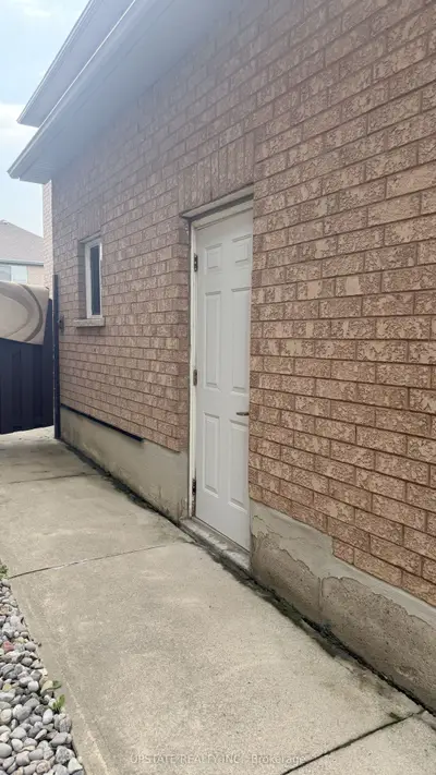 135 Via Carmine Avenue (basement), Vaughan, On L4h 1z9