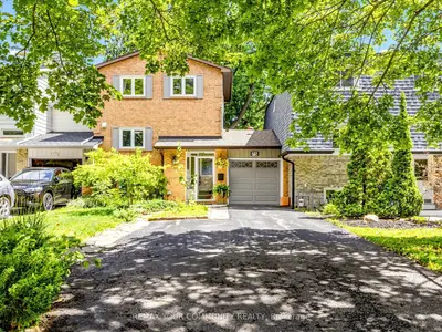 75 St. Andrews Court, Aurora, On L4g 3b2