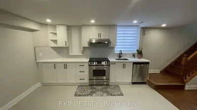 94 Lensmith Drive Basement, Aurora, On L4g 6r9