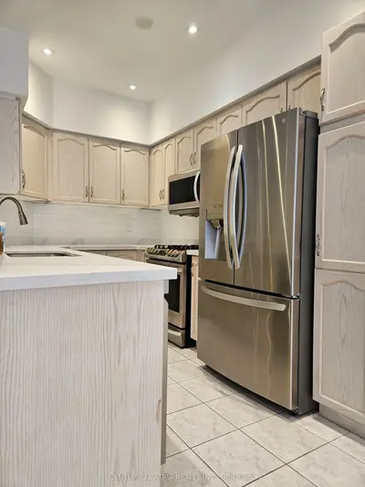 266 John West Way, Aurora, On L4g 7j3