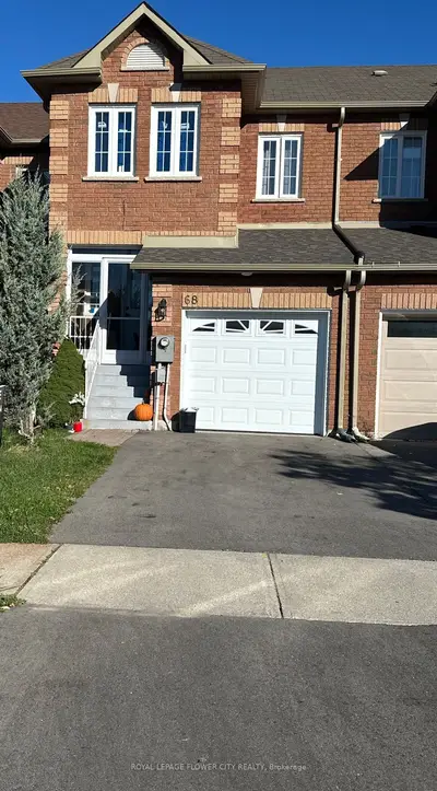 68 Denton Circle, Vaughan, On L6a 2n4