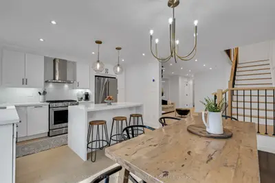 233 Venice Gate Drive, Vaughan, On L4h 0g1