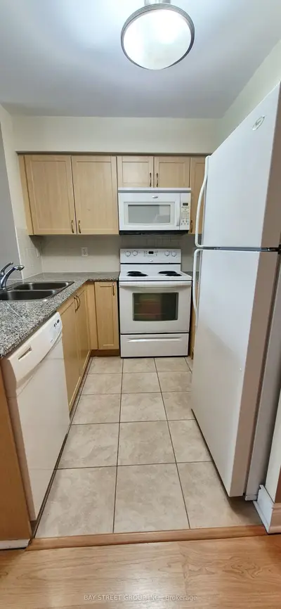 30 Clegg Road 812, Markham, On L6g 0b4