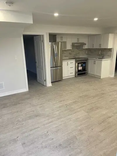 63 Deepwood (bst) Crescent, East Gwillimbury, On L9n 0p8