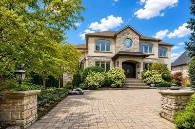 16 Fairview Avenue, Richmond Hill, On L4c 6l2