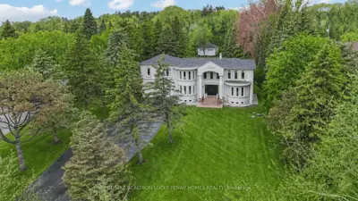 35 Cachet Parkway, Markham, On L6c 1c5