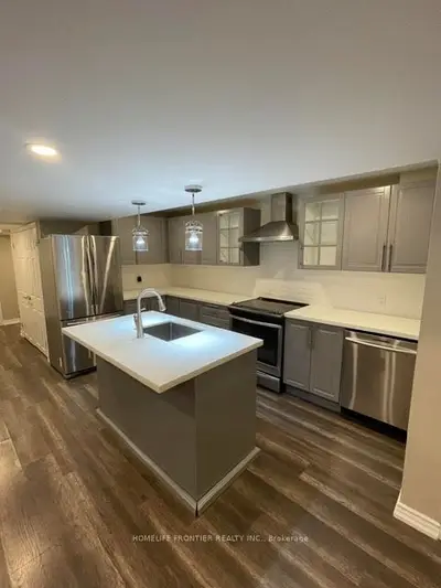 1 Kennedy Boulevard Basement, New Tecumseth, On L9r 0l4