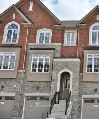 211 Appleton Court, Newmarket, On L3y 0b8