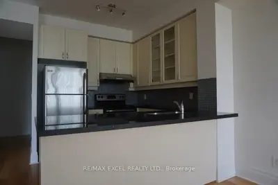 151 Upper Duke Crescent 312, Markham, On L6g 0e1