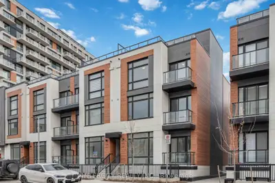 8 David Eyer Road 1215, Richmond Hill, On L4s 0n3