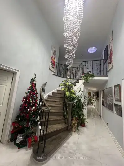 16 Brooklyn Crescent W, Markham, On L3p 7b9
