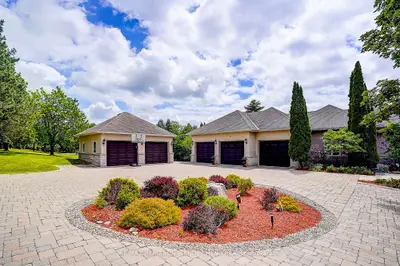 8 Alm Court, Aurora, On L4g 6w7