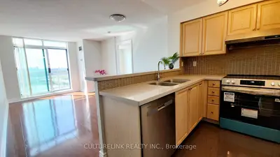 39 Oneida Crescent Ph 5, Richmond Hill, On L4b 4t9