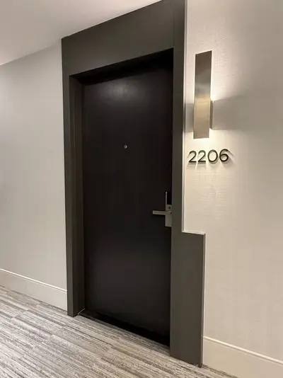 8 Water Walk Drive 2206, Markham, On L3r 6l4