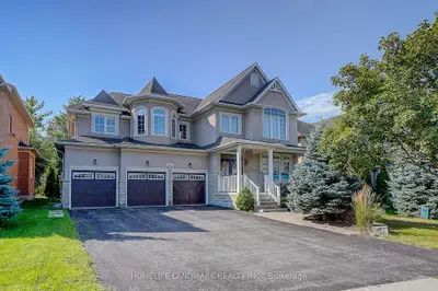 1061 Nellie Little Crescent, Newmarket, On L3x 3e3