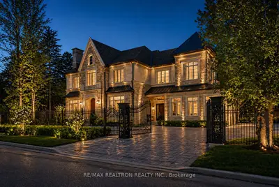 17 Pebblelane Court, Richmond Hill, On L4c 6x2