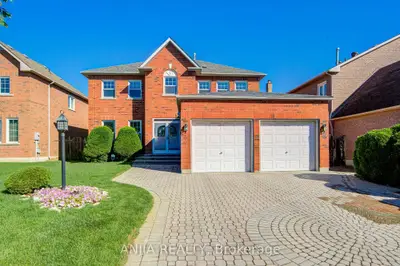 32 Turnberry Crescent, Markham, On L3r 0r6