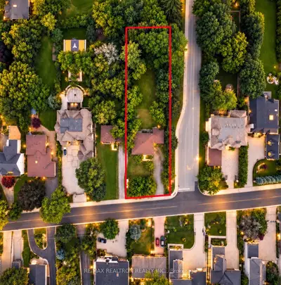 108 Garden Avenue, Richmond Hill, On L4c 6m1