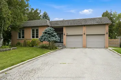 56 Ellis Avenue, King, On L0g 1n0
