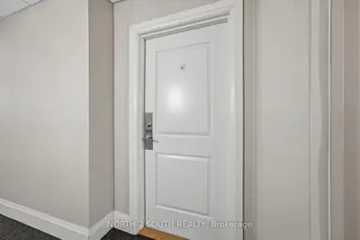 12 Woodstream Boulevard 1015, Vaughan, On L4l 8c4