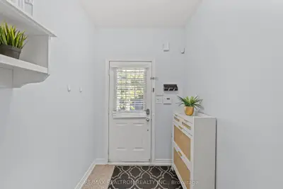 56 North Lake Road 23, Richmond Hill, On L4e 0g5