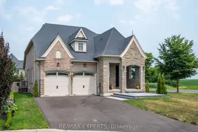 12 Valley Point Crescent, King, On L7b 0b7