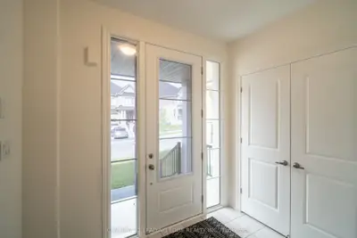 103 Kentledge Avenue, East Gwillimbury, On L9n 1e3
