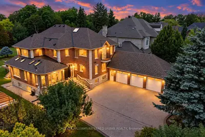 18 Yongeview Avenue, Richmond Hill, On L4c 7a4