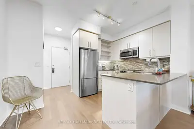 55 Oneida Crescent Ph 10, Richmond Hill, On L4b 0e8