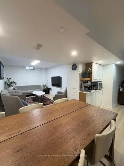 51 Rocksprings Avenue Lower, Richmond Hill, On L4s 1p8