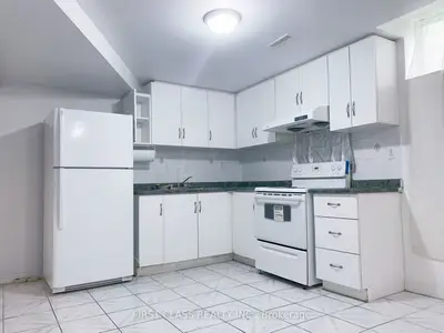 3 Pettigrew Court, Markham, On L3s 1l8