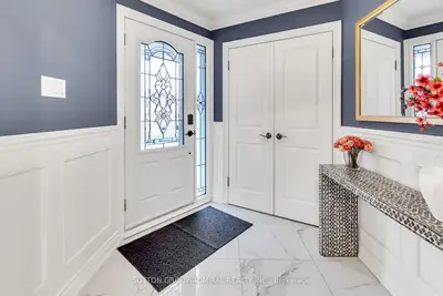 119 Mccabe Crescent Main & 2nd, Vaughan, On L4j 2s6