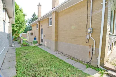 324 Elmwood Avenue Main Fl, Richmond Hill, On L4c 1l8