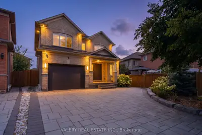 9 Vanguard Road, Vaughan, On L4k 5g4