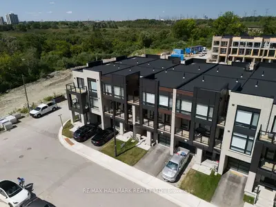 12 Dandara Gate, Vaughan, On L4l 1v8