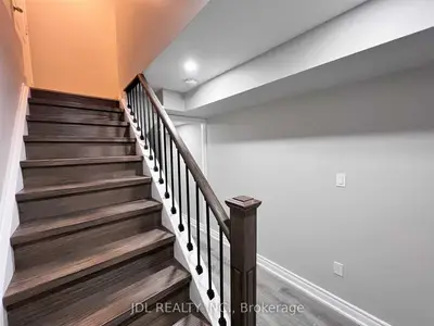 43 Portage Avenue Bsmt, Richmond Hill, On L4e 2z5
