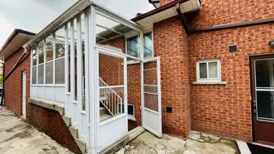 38 Weldrick Road W Lower, Richmond Hill, On L4c 3t8