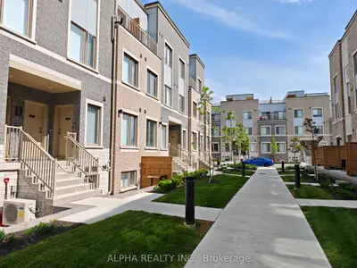 141 Honey Crisp Crescent Th187, Vaughan, On L4k 0n7