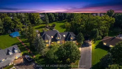 80 Edward Pottage Crescent, King, On L7b 0e3