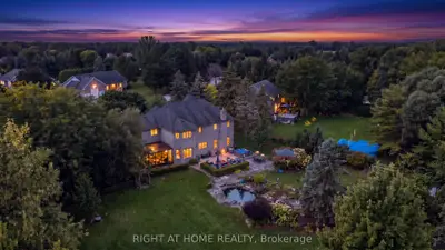 80 Edward Pottage Crescent, King, On L7b 0e3