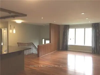 38 Penwick Crescent, Richmond Hill, On L4c 5b4