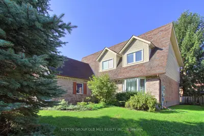 129 Robin Court, Newmarket, On L3y 6b2