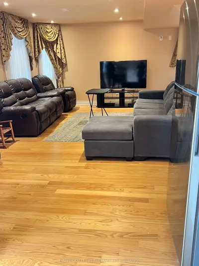 44 Ann Louise Crescent Bsmt, Markham, On L3s 0a8