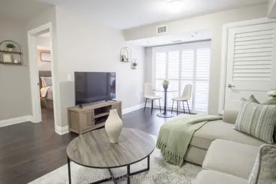 481 Rupert Avenue 201, Whitchurch-stouffville, On L4a 1y7