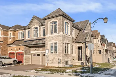 395 Fred McLaren Boulevard, Markham, ON L6E 0V9