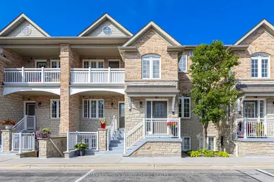 520 Silken Laumann Drive 21, Newmarket, On L3x 2s7