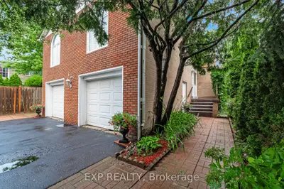 639 Irwin Crescent, Newmarket, On L3y 5a1