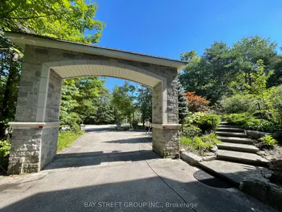 42 Loggers Trail, Whitchurch-stouffville, On L3y 4w1