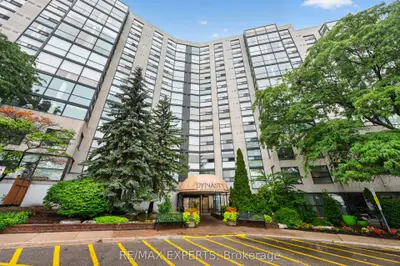 30 Harding Boulevard W Ph01, Richmond Hill, On L4c 9m3