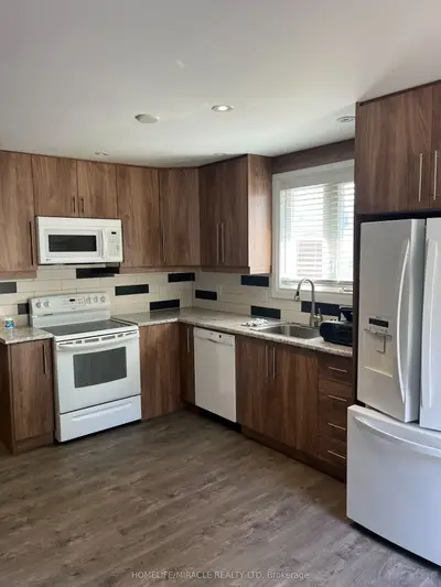 151 Collings Avenue, Bradford West Gwillimbury, On L3z 1v9